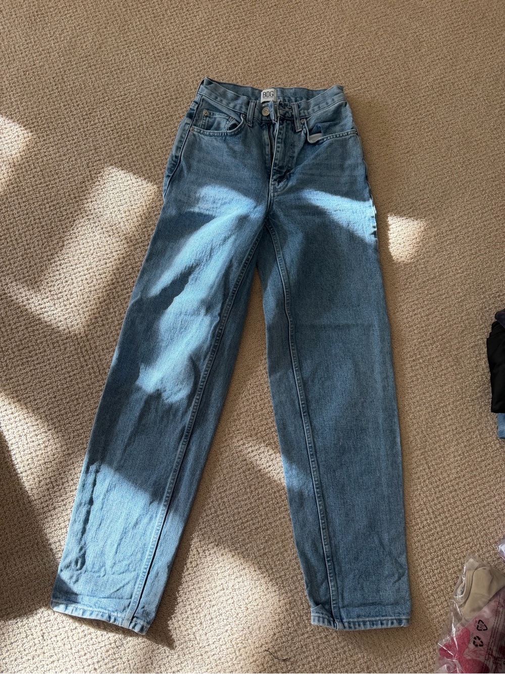 BDG Women's Straight Leg Jeans in Medium Blue Wash